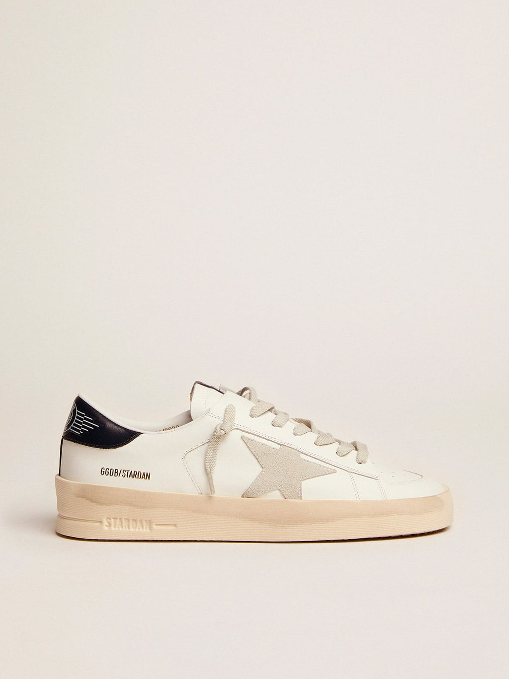 Stardan con stella in suede grigio ghiaccio e talloncino blu